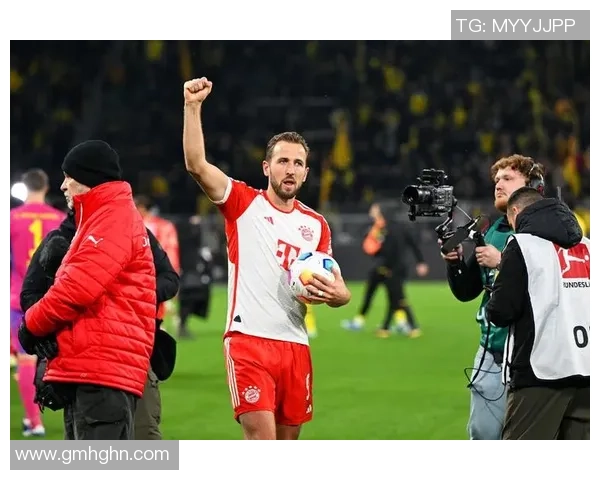 欧冠大战曼联大胜拜仁帽子戏法引发全场狂欢战术分析揭秘