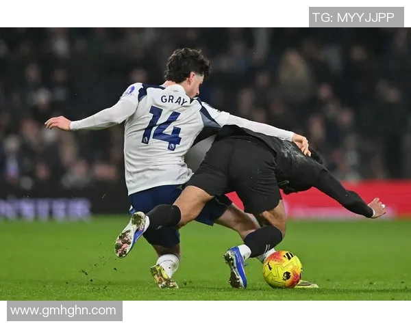 欧联杯曼城大胜热刺四球逆转精彩瞬间引发全场热烈欢呼